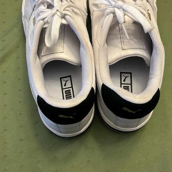Puma Men's White and Black Sneakers  size 10.5 - Picture 2 of 7